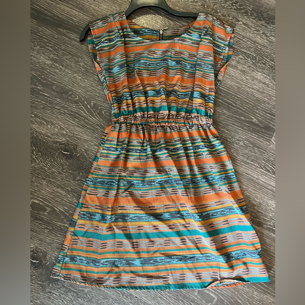 Bead-patterned dress - size small
